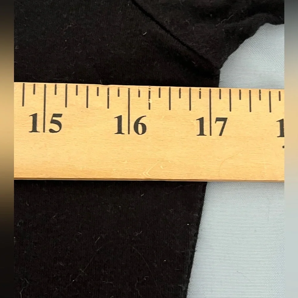 - 2PAC Tupac Shakur Woman’s Black Fitted T-shirt Size Small - Picture 5 of 7